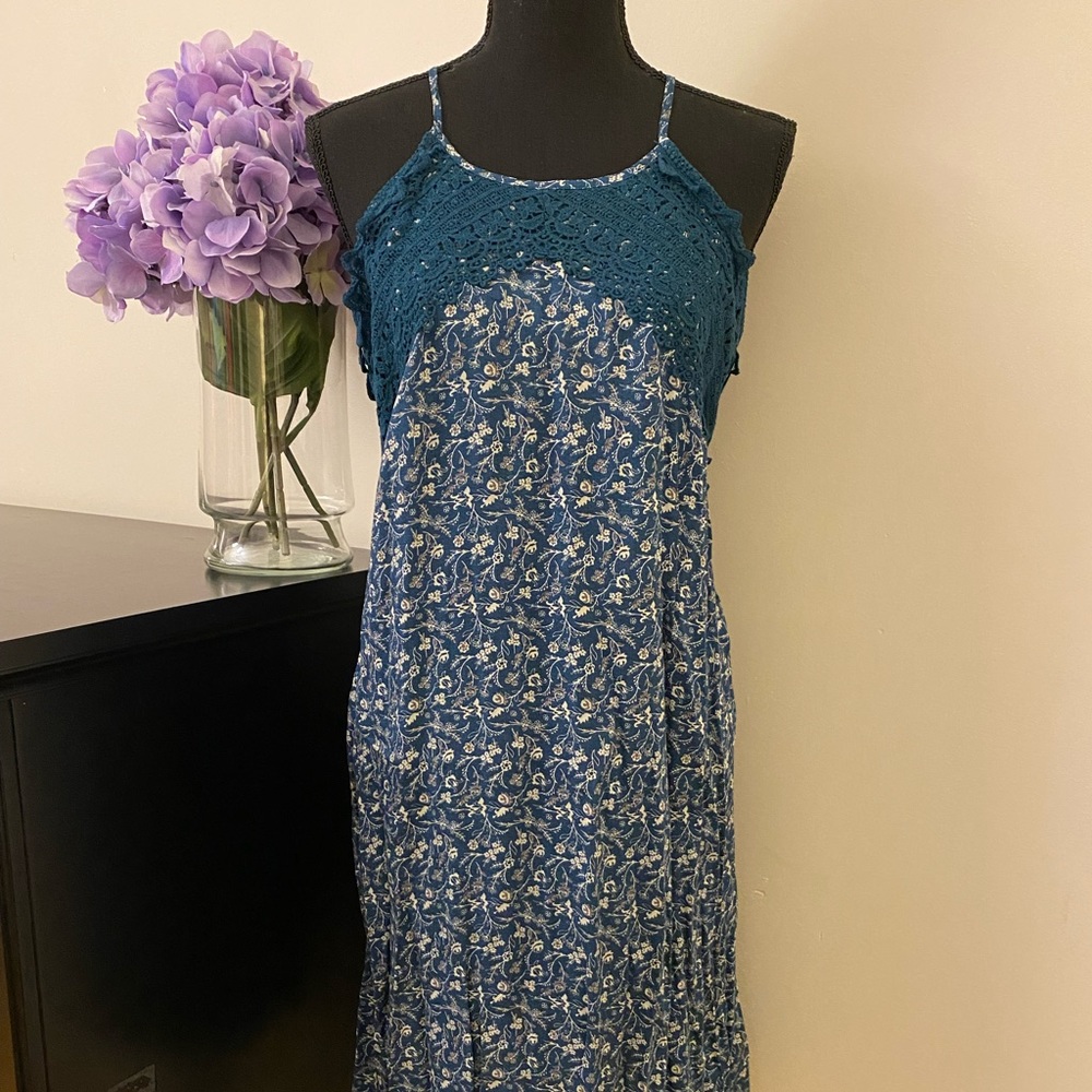 NWT Women’s Maurices Teal Floral Crocheted Trim Dress